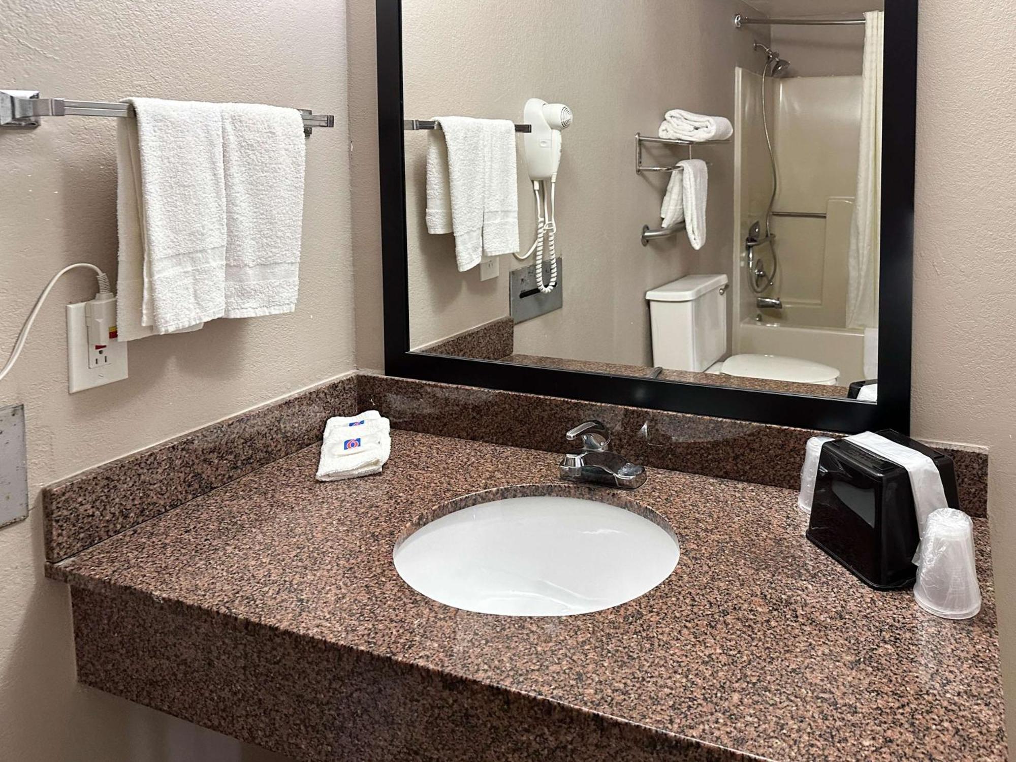 Motel 6 Atlanta Ga Atlanta Airport East Экстерьер фото
